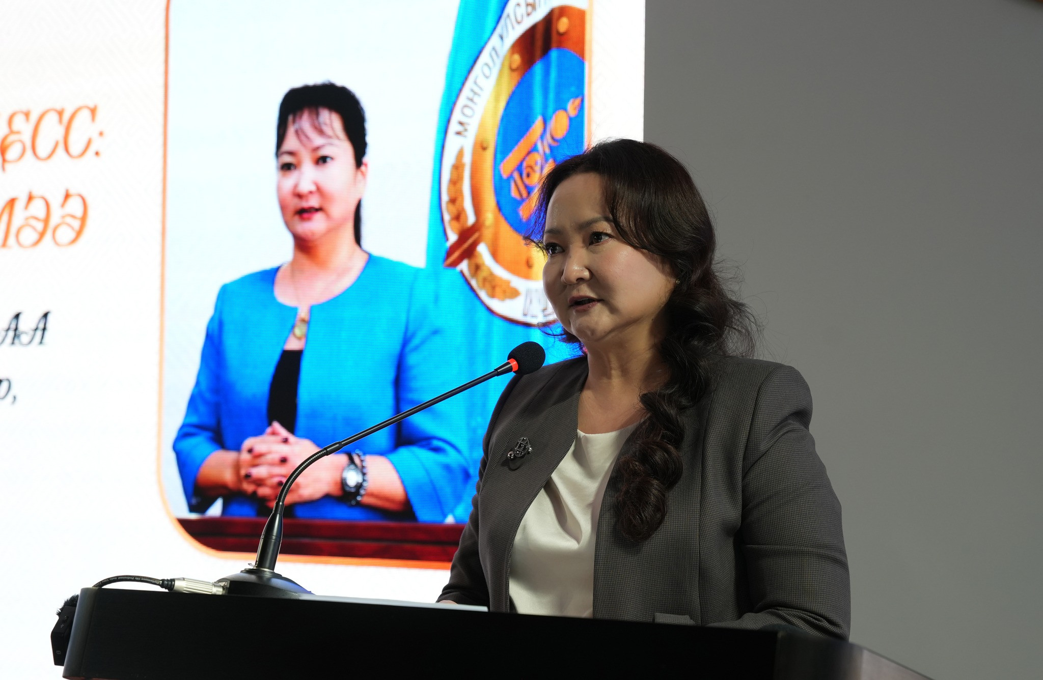 “ЭРҮҮГИЙН ПРОЦЕСС: ЗАРЧИМ, ХЭРЭГЛЭЭ” НОМЫН НЭЭЛТ БОЛЛОО