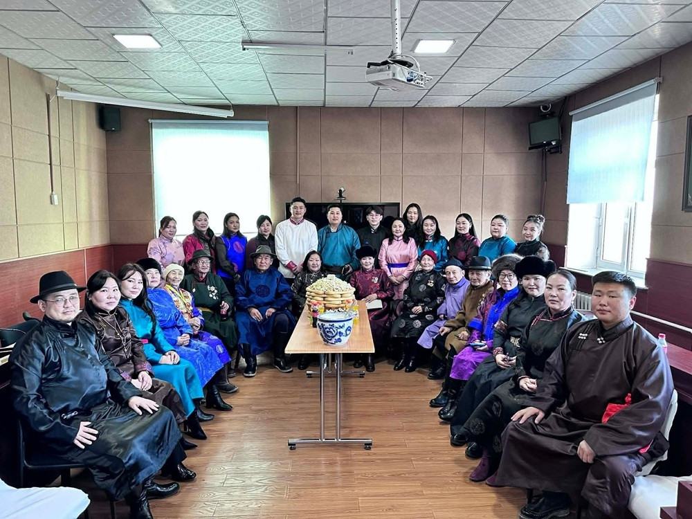 Өмнөговь аймгийн Ахмадын салбар зөвлөлийн мэдээ.