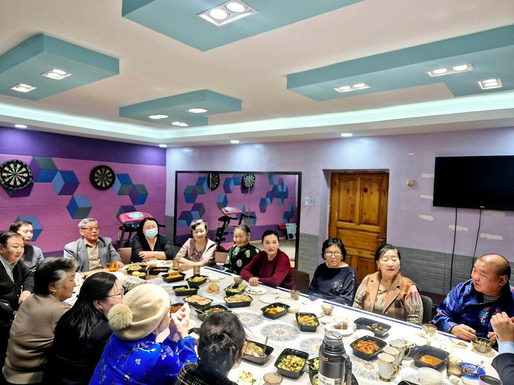 Сүхбаатар аймгийн шүүхийн тамгын газар ахмадуудаа хүлээн авч хүндэтгэл үзүүлэв