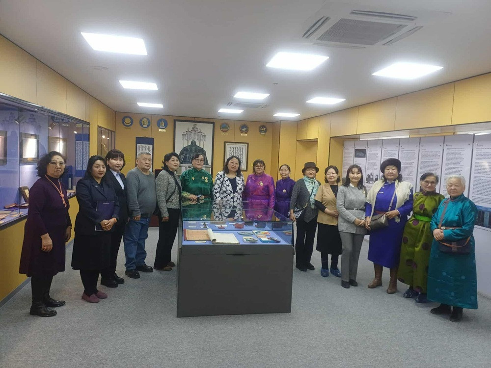 Монгол Улсын Дээд шүүхийн шинэ байранд зочилж, шүүхийн ахмадуудын холбооны байранд уулзалт зохион байгуулагдлаа.