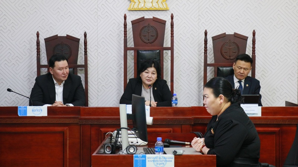 ШҮҮХИЙН ЕРӨНХИЙ ЗӨВЛӨЛИЙН ДАРГА, ГИШҮҮД БАЯНЗҮРХ, СҮХБААТАР, ЧИНГЭЛТЭЙ ДҮҮРГИЙН ЭРҮҮГИЙН ХЭРГИЙН АНХАН ШАТНЫ ТОЙРГИЙН ШҮҮХИЙН ҮЙЛ АЖИЛЛАГААТАЙ ТАНИЛЦАВ