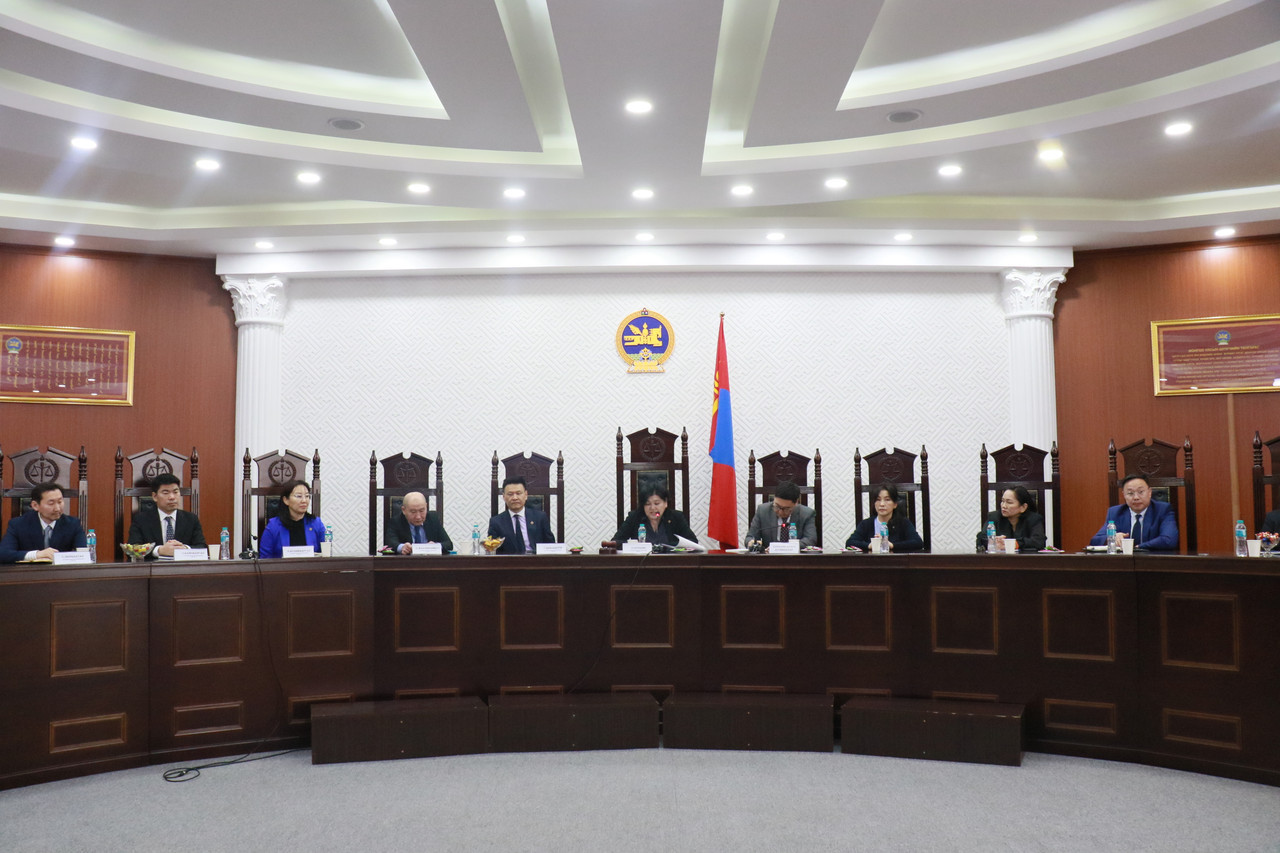 Нийслэлийн Иргэний хэргийн давж заалдах шатны шүүхийн үйл ажиллагаатай танилцлаа